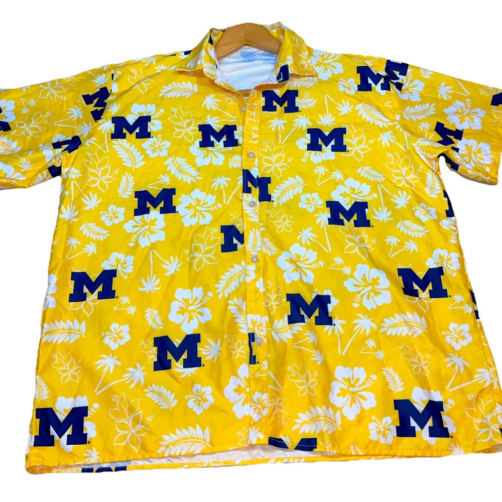 U Of M Hawaiian SHIRT University Of Michigan BLUE YELLOW TROPICAL FLOWERS Men XL